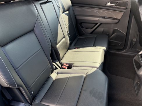 Used 2023 Volkswagen Atlas Cross Sport SE w/ Panoramic Sunroof Package AWD/4WD image 32