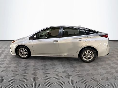 Used 2022 Toyota Prius LE FWD image 4