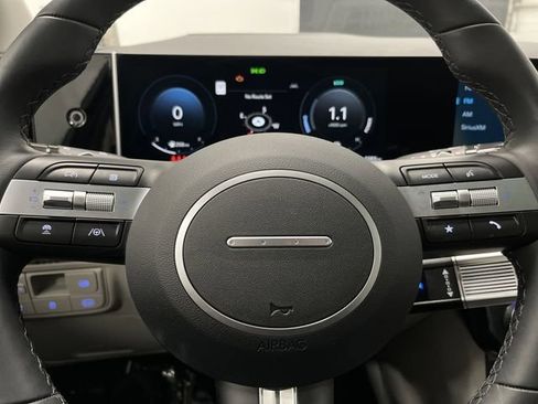 Used 2025 Hyundai Tucson Limited image 18