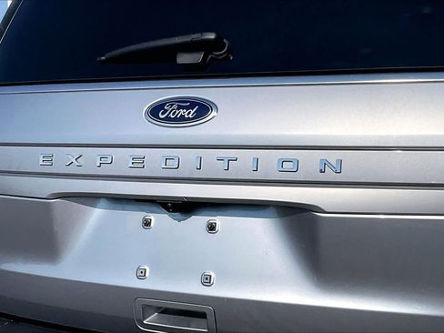 Used 2024 Ford Expedition XLT RWD image 27