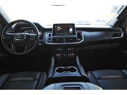 Used 2024 GMC Yukon AT4 w/ Technology Package image 9