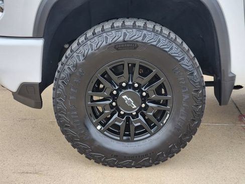 Used 2024 Chevrolet Silverado 2500 LTZ w/ LTZ Plus Package AWD/4WD image 17