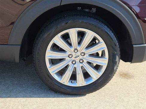 Used 2023 Ford Explorer Limited w/ Limited Technology Package image 26