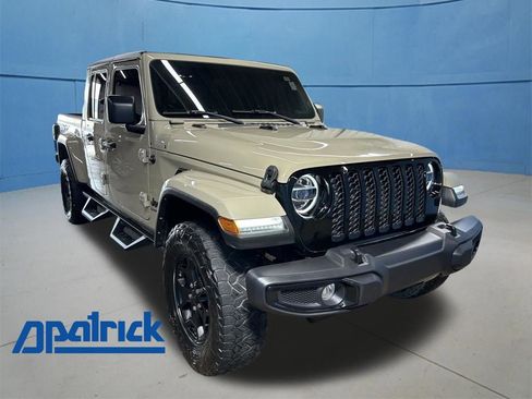 Used 2022 Jeep Gladiator Sport AWD/4WD image 1
