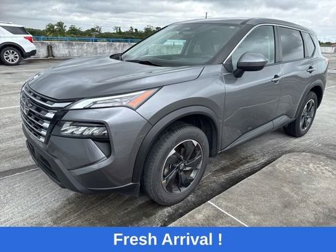 Used 2024 Nissan Rogue SV image 1