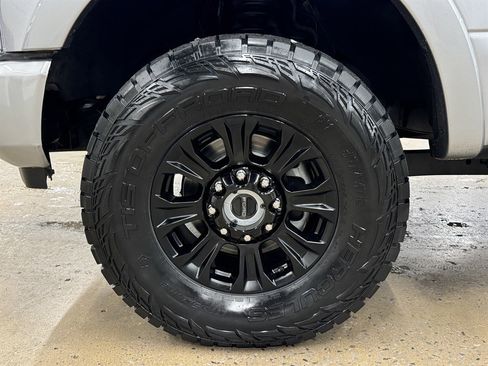 Used 2022 Ford F250 Platinum w/ Tremor Off-Road Package image 6