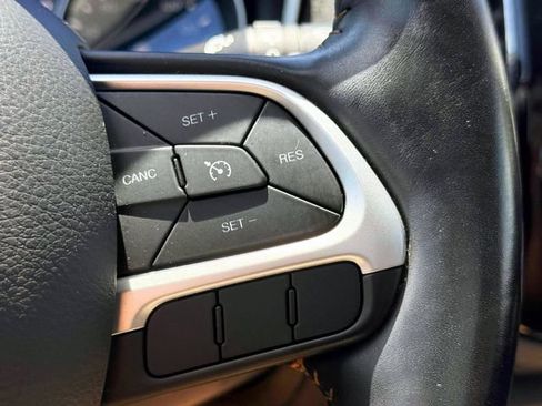 Certified 2020 Jeep Compass Limited AWD/4WD image 25