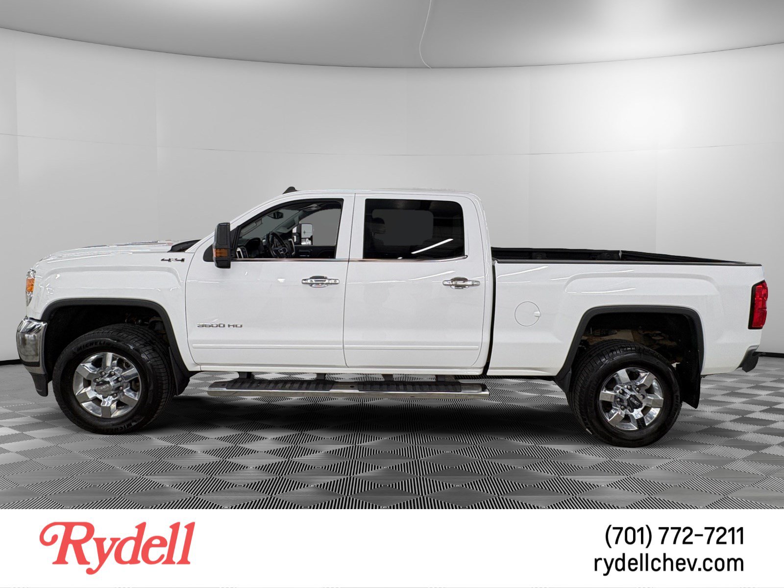 Used 2015 GMC Sierra 3500 SLE w/ SLE Fleet Preferred Package AWD/4WD image 2