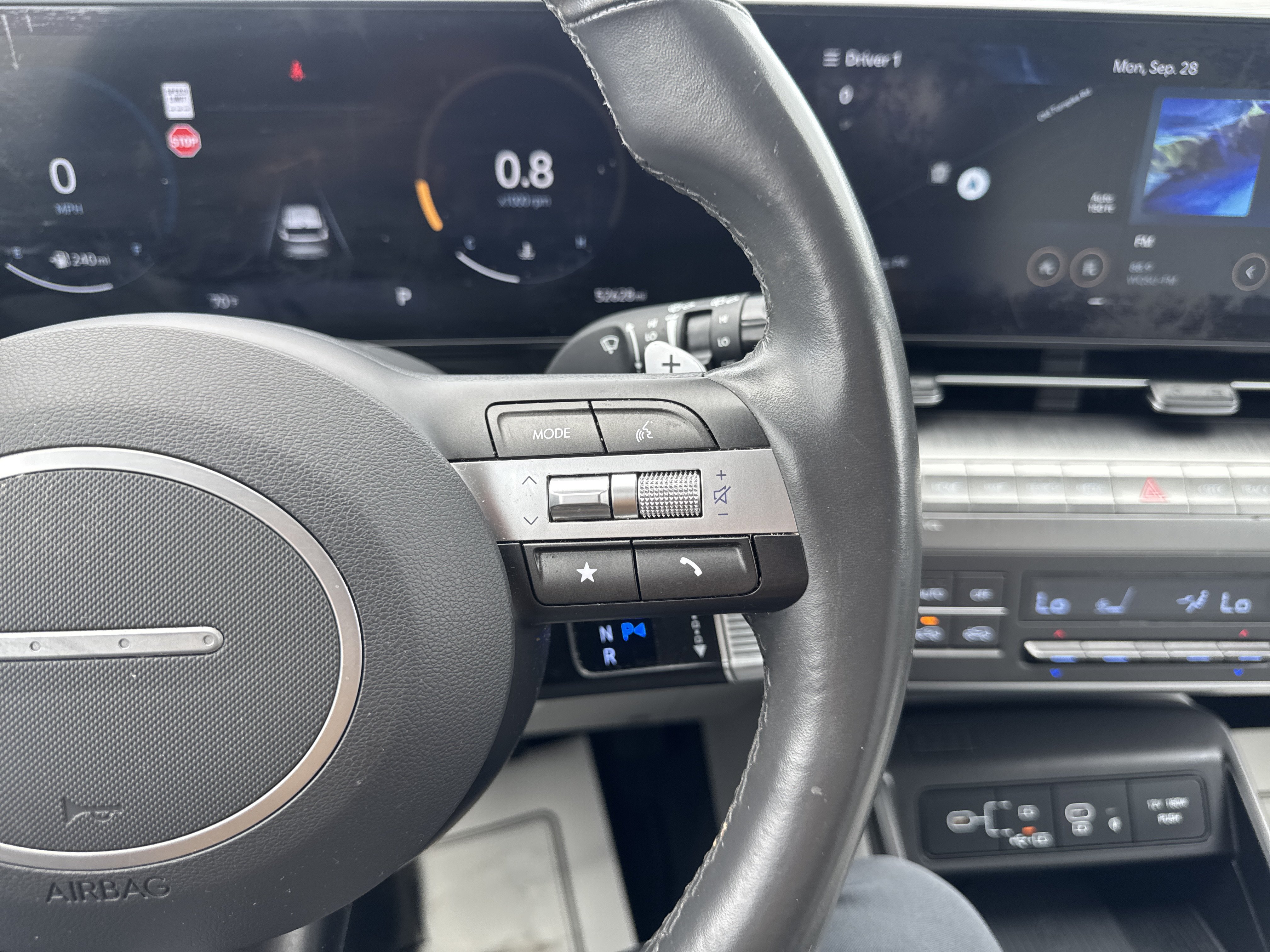 Used 2024 Hyundai Kona SEL w/ Convenience Package FWD image 19