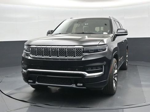 Used 2024 Jeep Grand Wagoneer Series III w/ Rear Seat Video Group 1 AWD/4WD image 8