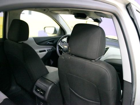 Used 2022 Chevrolet Equinox LT FWD image 10