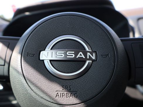 Used 2023 Nissan Rogue S AWD/4WD image 26