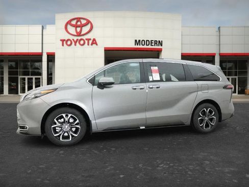 New 2026 Toyota Sienna Platinum AWD/4WD image 12