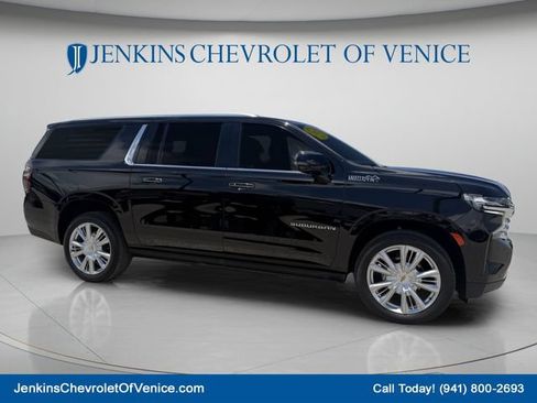 Used 2023 Chevrolet Suburban High Country w/ Premium Package 2 AWD/4WD image 2