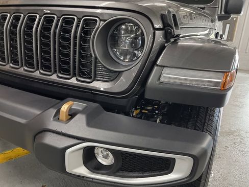 New 2026 Jeep Gladiator Mojave AWD/4WD image 9