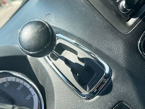Used 2020 Dodge Grand Caravan SXT FWD image 18