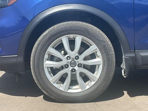 Used 2022 Nissan Rogue Sport SV FWD image 12