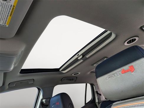 Used 2023 GMC Acadia AT4 w/ Technology Package image 23