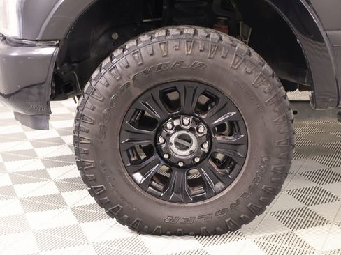 Used 2022 Ford F250 Platinum w/ Tremor Off-Road Package AWD/4WD image 20