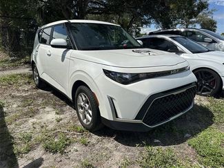Certified 2023 Kia Soul LX w/ Option Group 015 video 1
