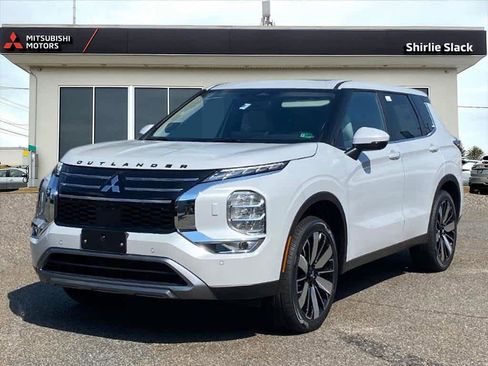 New 2025 Mitsubishi Outlander SE image 1