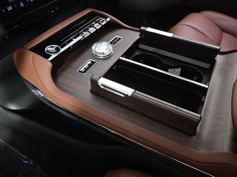 New 2026 Lincoln Navigator L Reserve AWD/4WD image 32