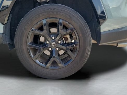 Used 2022 Toyota RAV4 XLE AWD/4WD image 11