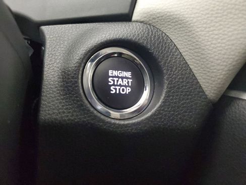 Used 2025 Toyota RAV4 XLE Premium image 32