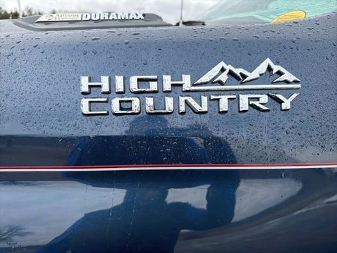 Used 2020 Chevrolet Silverado 2500 High Country w/ Technology Package image 12