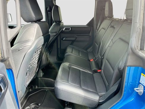 Used 2025 Ford Bronco Badlands image 24
