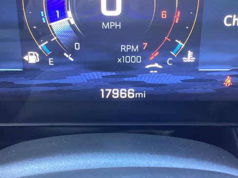 Used 2025 Chevrolet Equinox LT FWD image 3