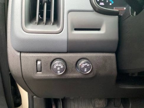 Used 2022 Chevrolet Colorado Z71 AWD/4WD image 24