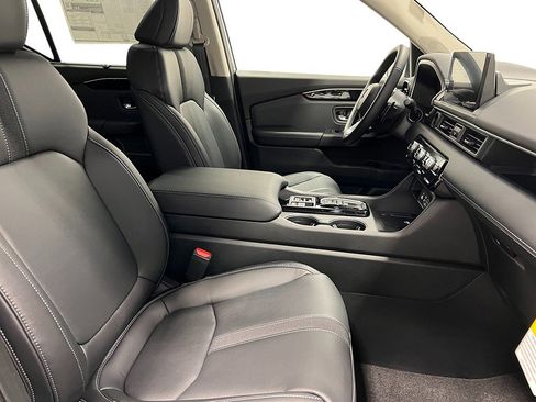 New 2025 Honda Pilot Touring image 37