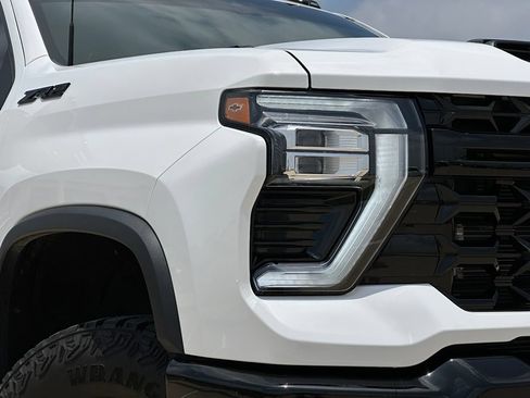 Used 2026 Chevrolet Silverado 2500 ZR2 w/ LPO, Dark Essentials Package AWD/4WD image 3