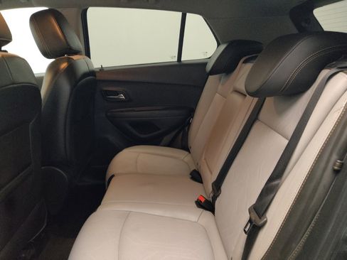 Used 2018 Chevrolet Trax LT w/ LT Convenience Package image 18