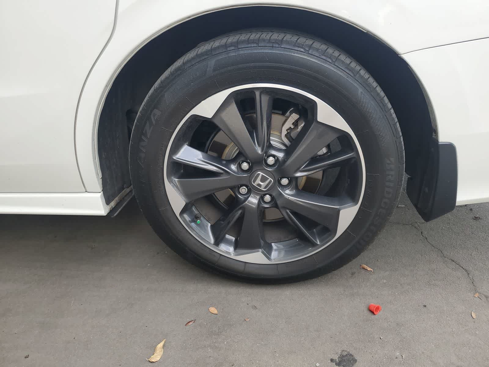 Used 2024 Honda Odyssey Elite image 11