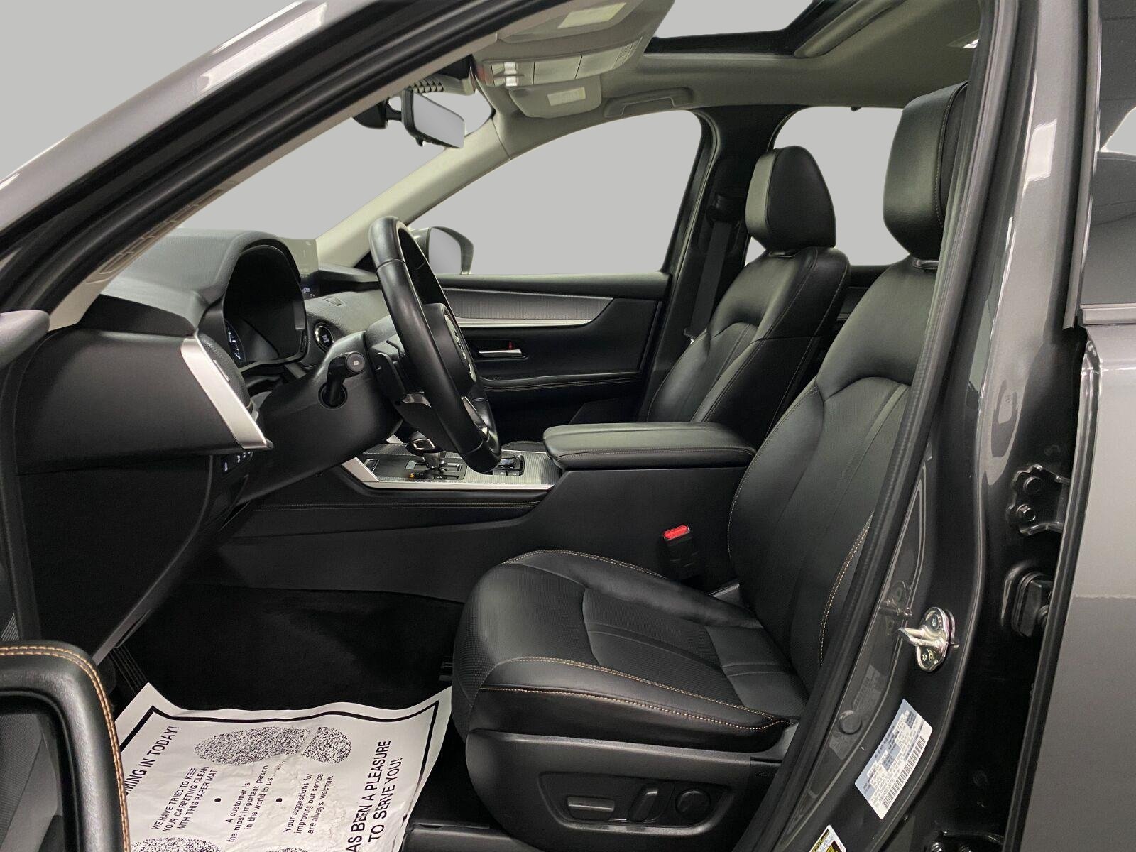 Used 2025 MAZDA CX-90 3.3 Turbo w/ Preferred Package AWD/4WD image 29