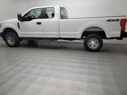 Used 2018 Ford F250 XL w/ Snow Plow/Camper Package image 3