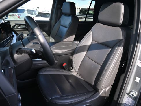 Used 2025 Chevrolet Tahoe LT image 7