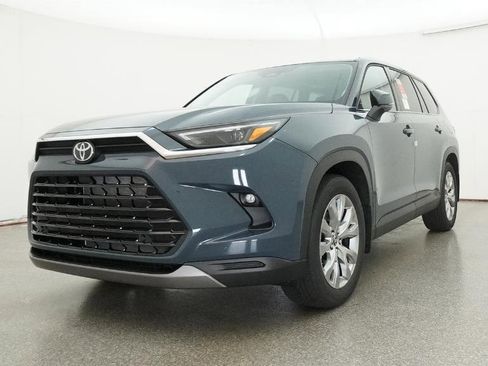 New 2026 Toyota Grand Highlander FWD image 11