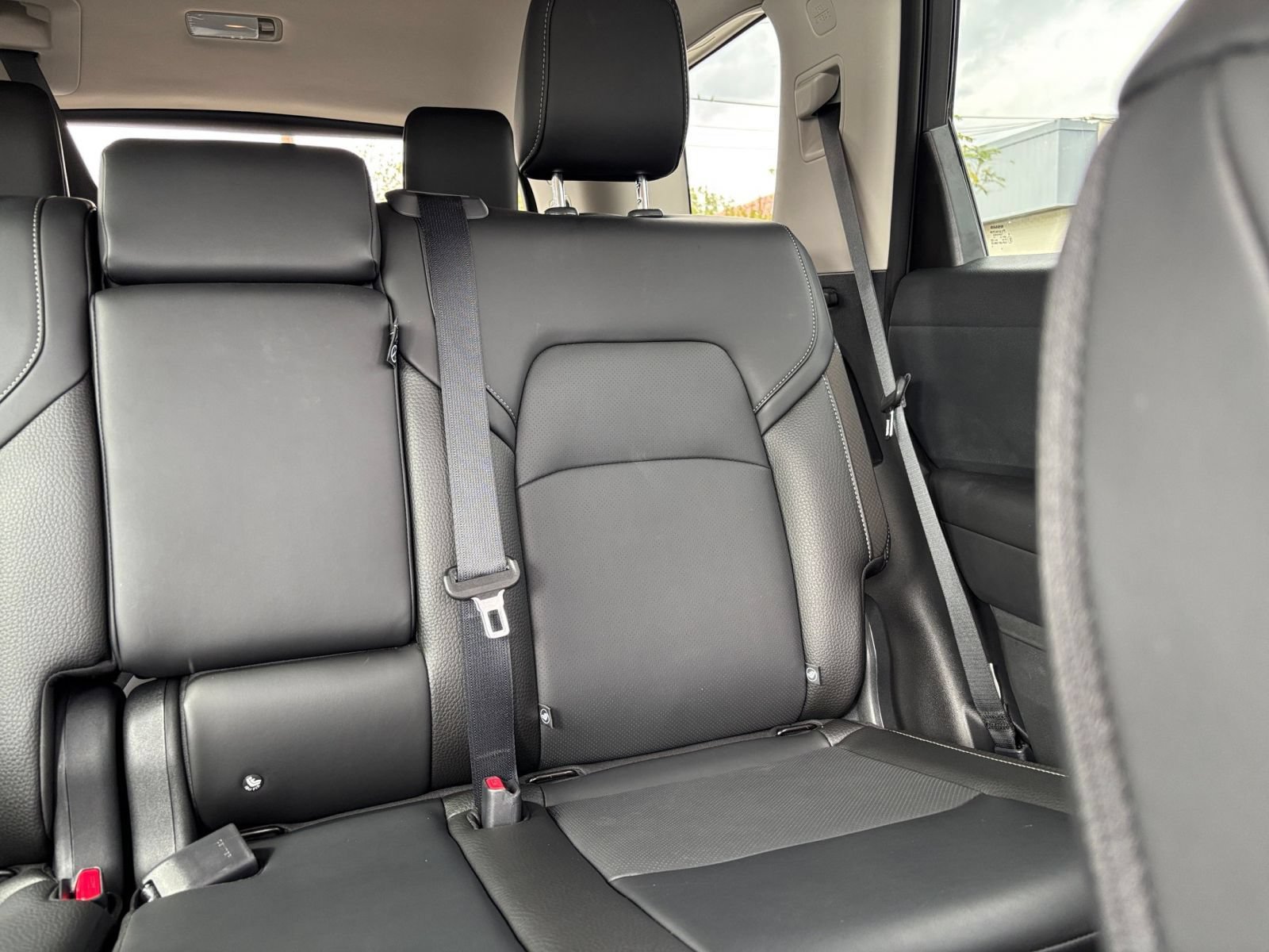 Used 2026 Nissan Pathfinder SL FWD image 39