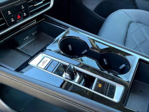 Used 2024 Volkswagen Atlas SE image 14