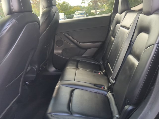 Used 2022 Tesla Model Y Long Range AWD/4WD image 13