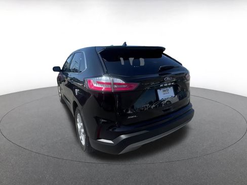 Used 2024 Ford Edge SEL image 11