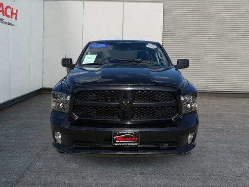 Used 2017 RAM 1500 Express w/ Black Ram 1500 Express Group AWD/4WD image 5