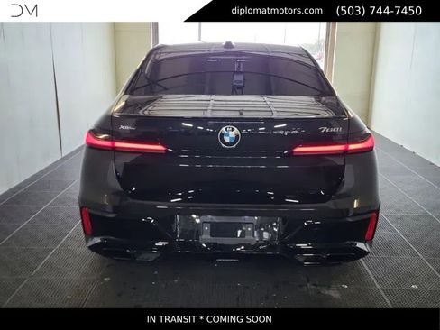 Used 2023 BMW 760i xDrive w/ Executive Package AWD/4WD image 5