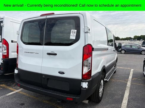 Used 2025 Ford Transit 250 Low Roof w/ Exterior Upgrade Package RWD image 4