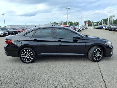 Used 2024 Volkswagen Jetta Sport FWD image 2
