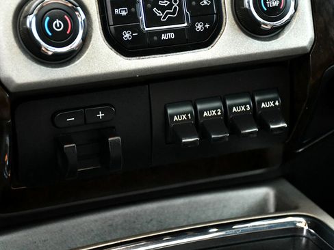 Used 2014 Ford F250 Platinum w/ FX4 Off-Road Package image 26