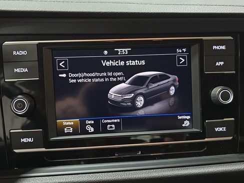 Used 2024 Volkswagen Jetta SE image 14